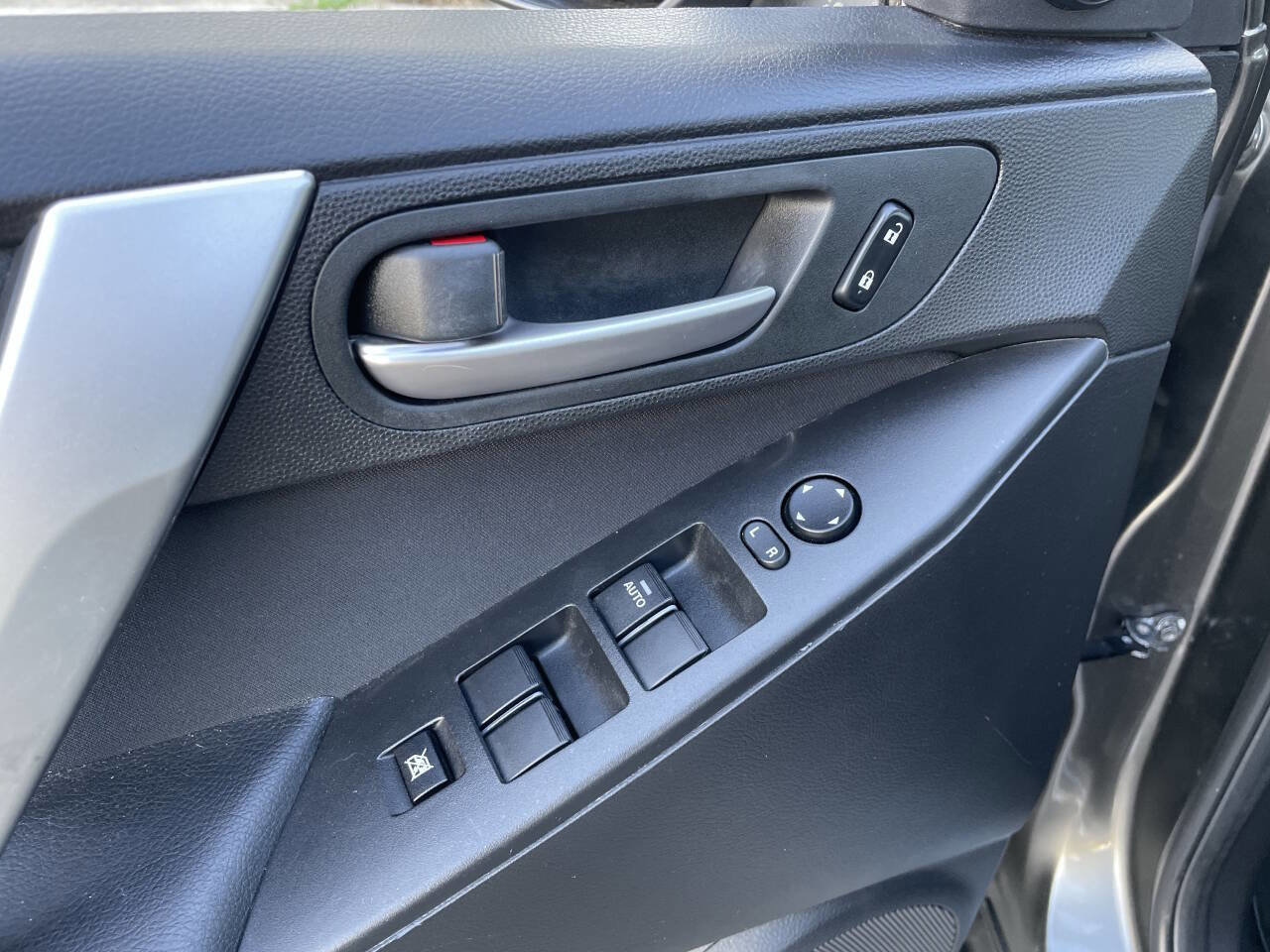 Used 2010 MAZDA MAZDA3 s Sport image 10