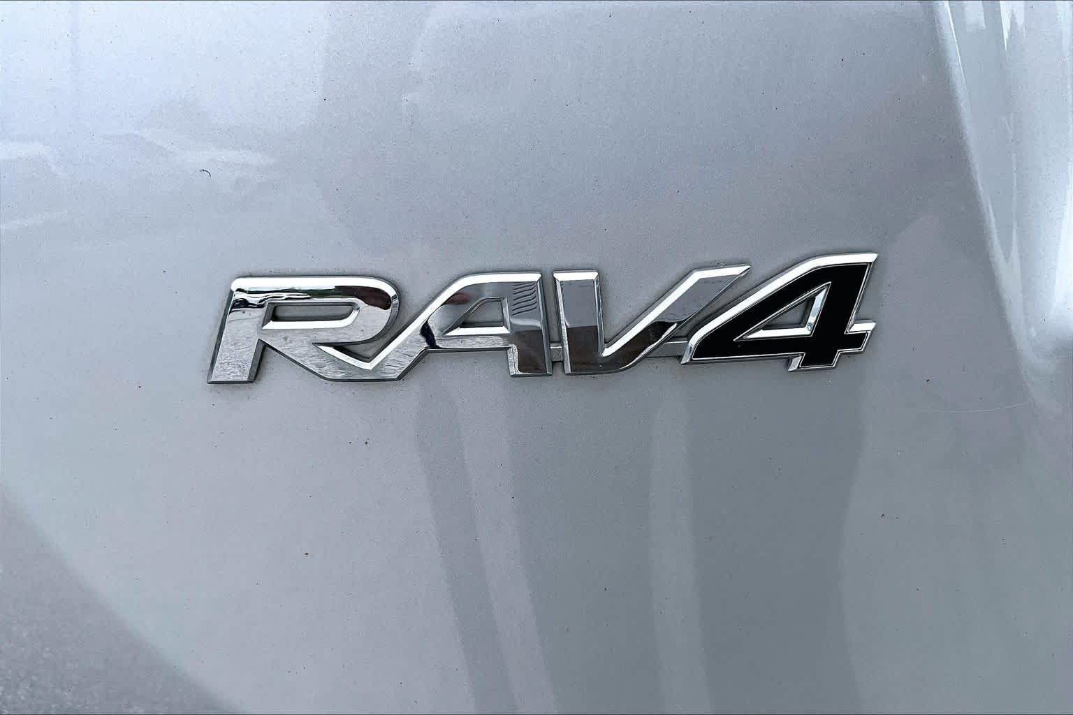 Used 2015 Toyota RAV4 LE FWD image 10