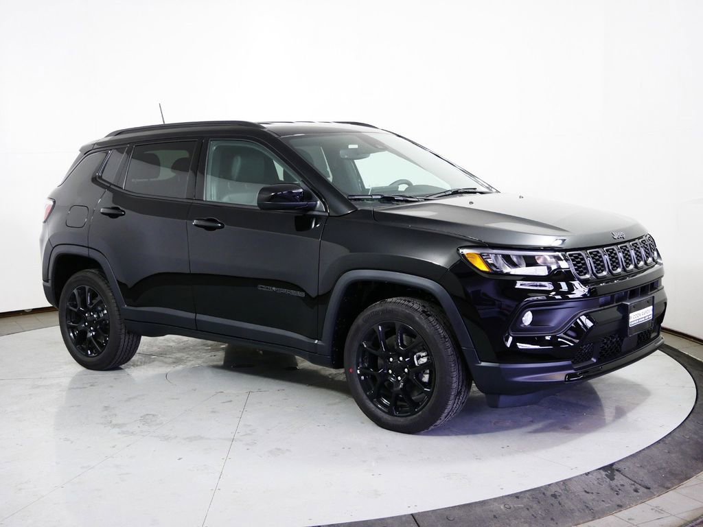 Used 2024 Jeep Compass Latitude w/ Convenience Group image 2