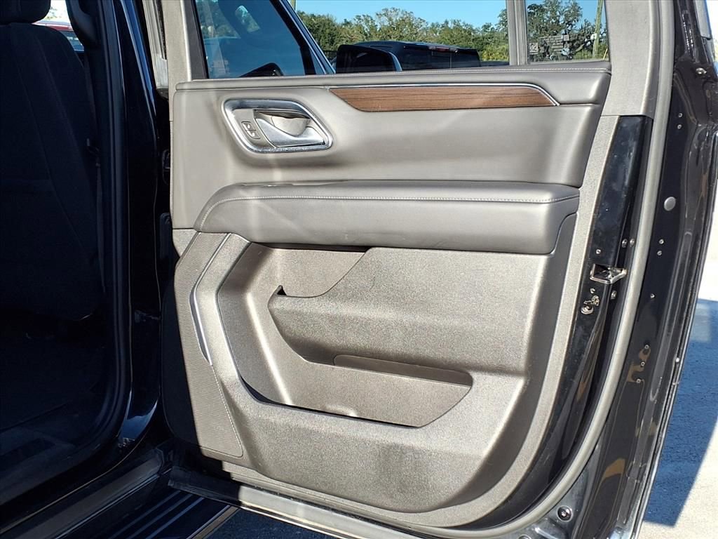 Used 2024 GMC Yukon XL SLE image 14