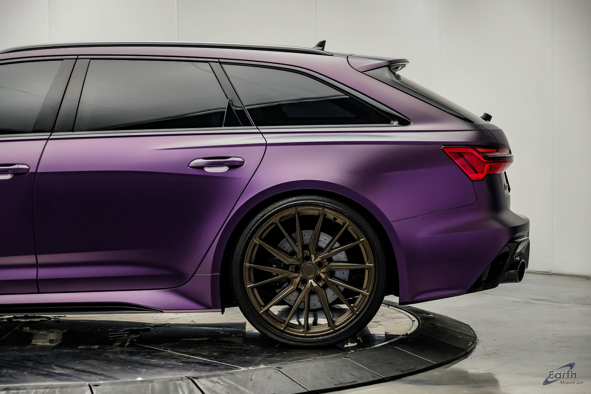 Used 2023 Audi RS 6 w/ Black Optic Package image 11