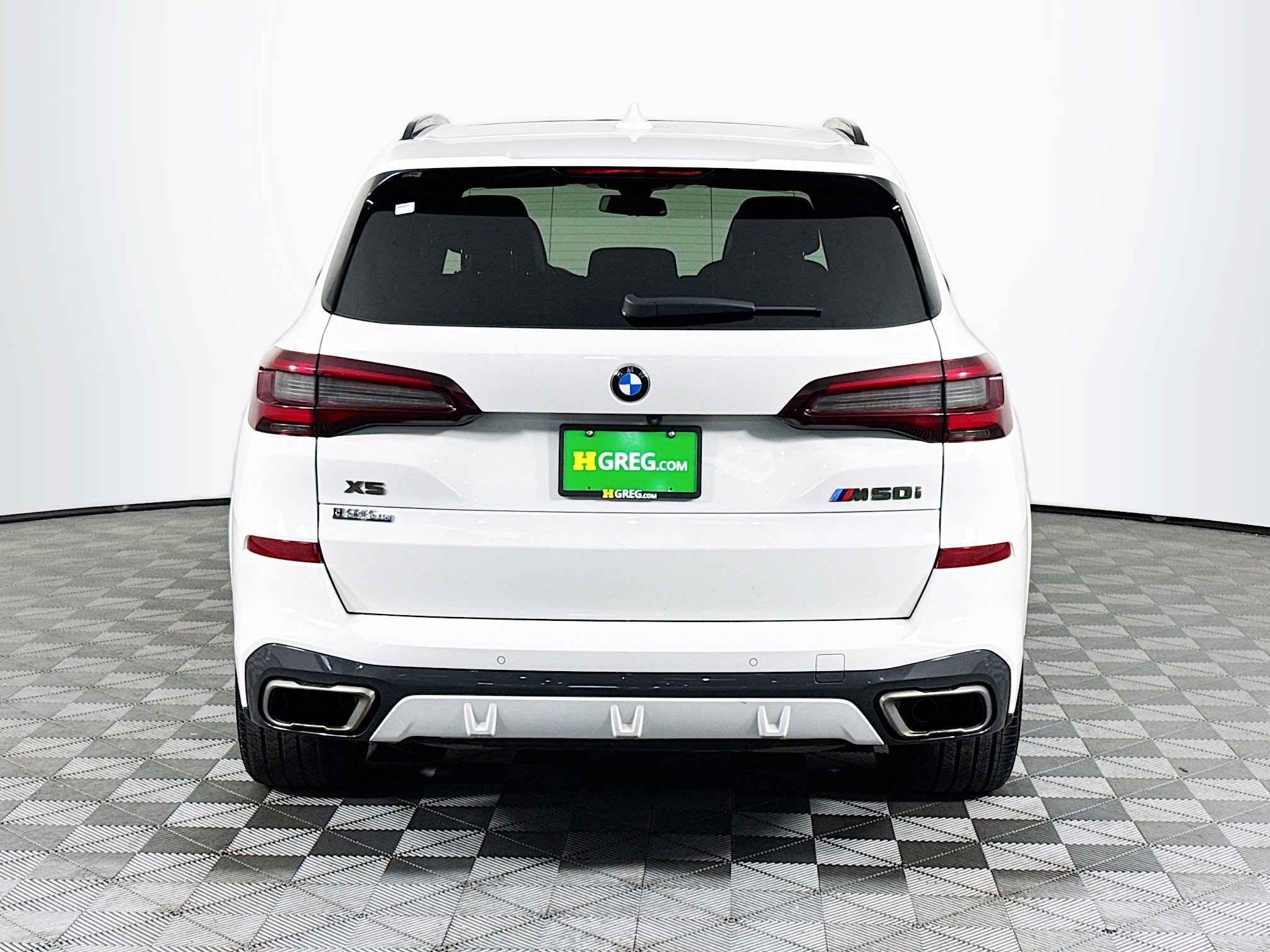 Used 2022 BMW X5 M50i w/ Parking Assistance Package image 8