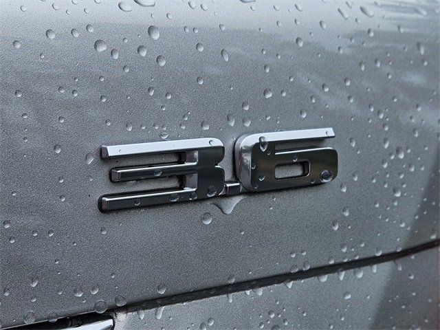 Used 2018 Cadillac XT5 FWD image 18