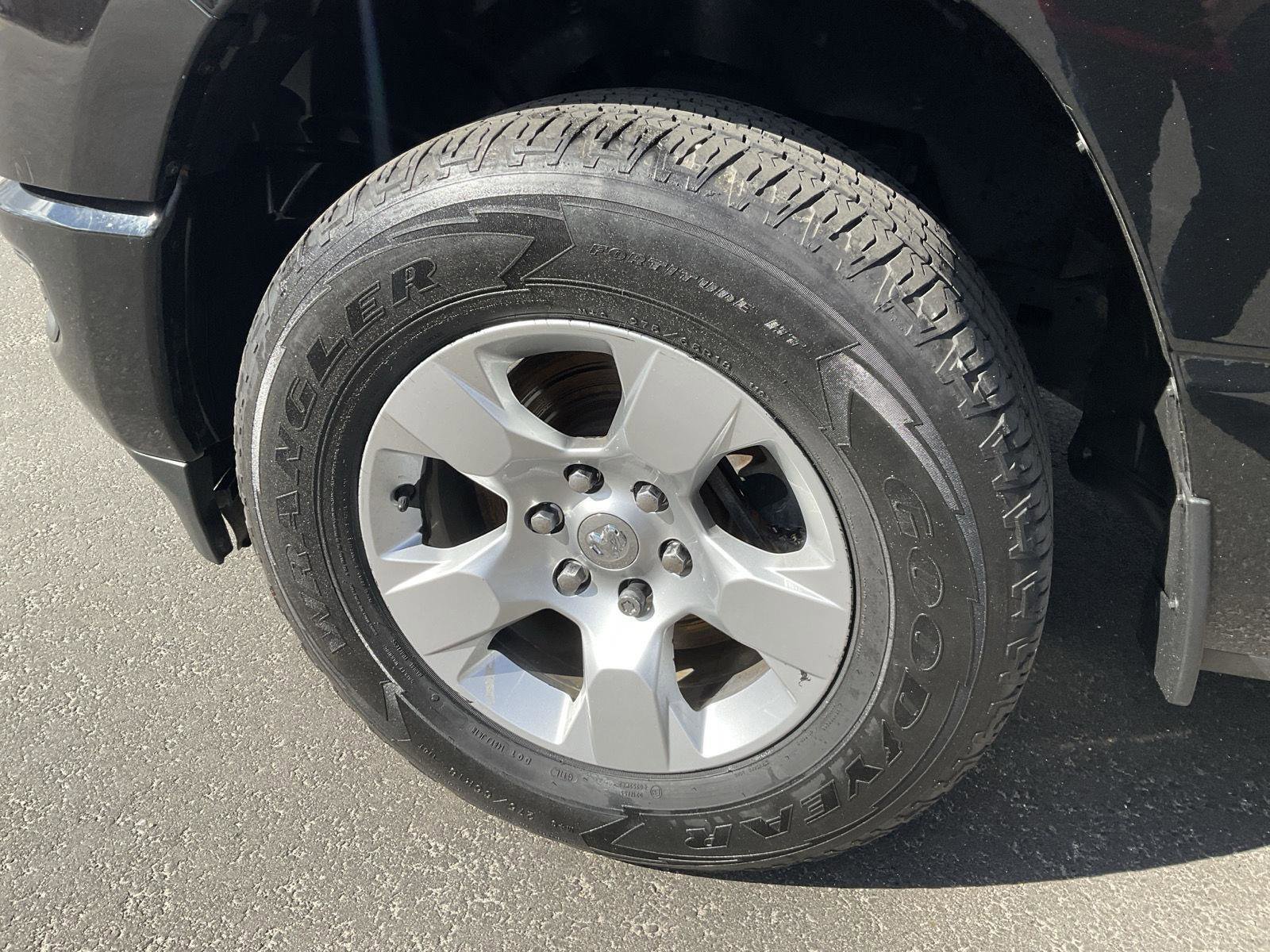 Used 2019 RAM 1500 Big Horn AWD/4WD image 9