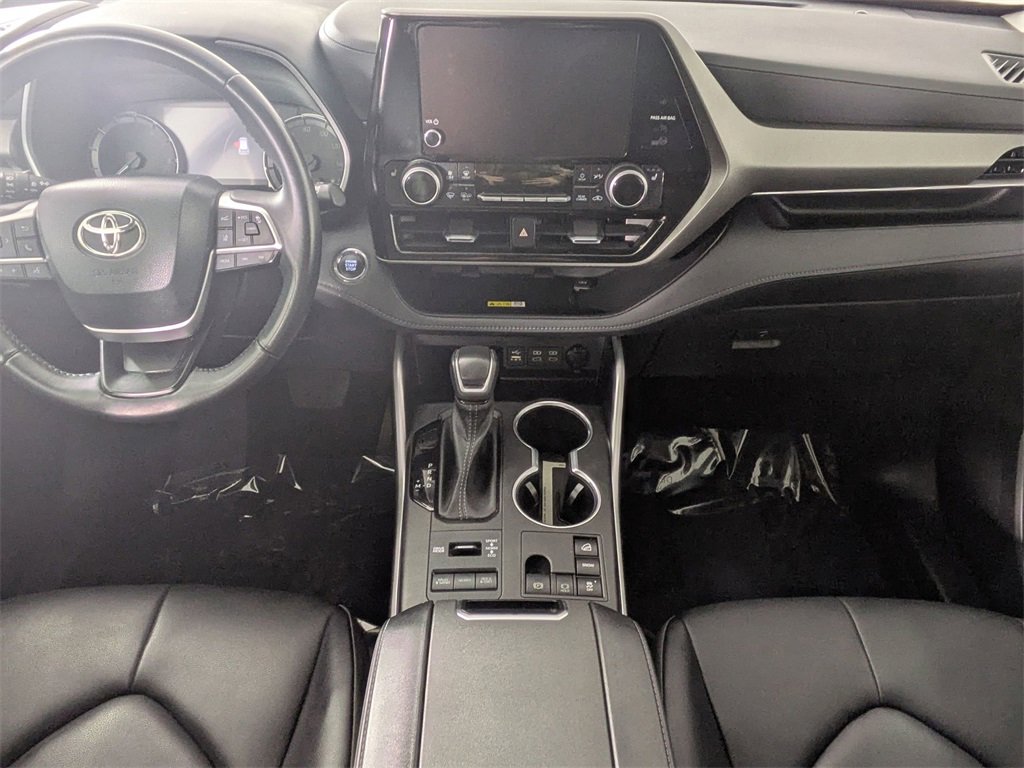 Used 2023 Toyota Highlander XLE image 27