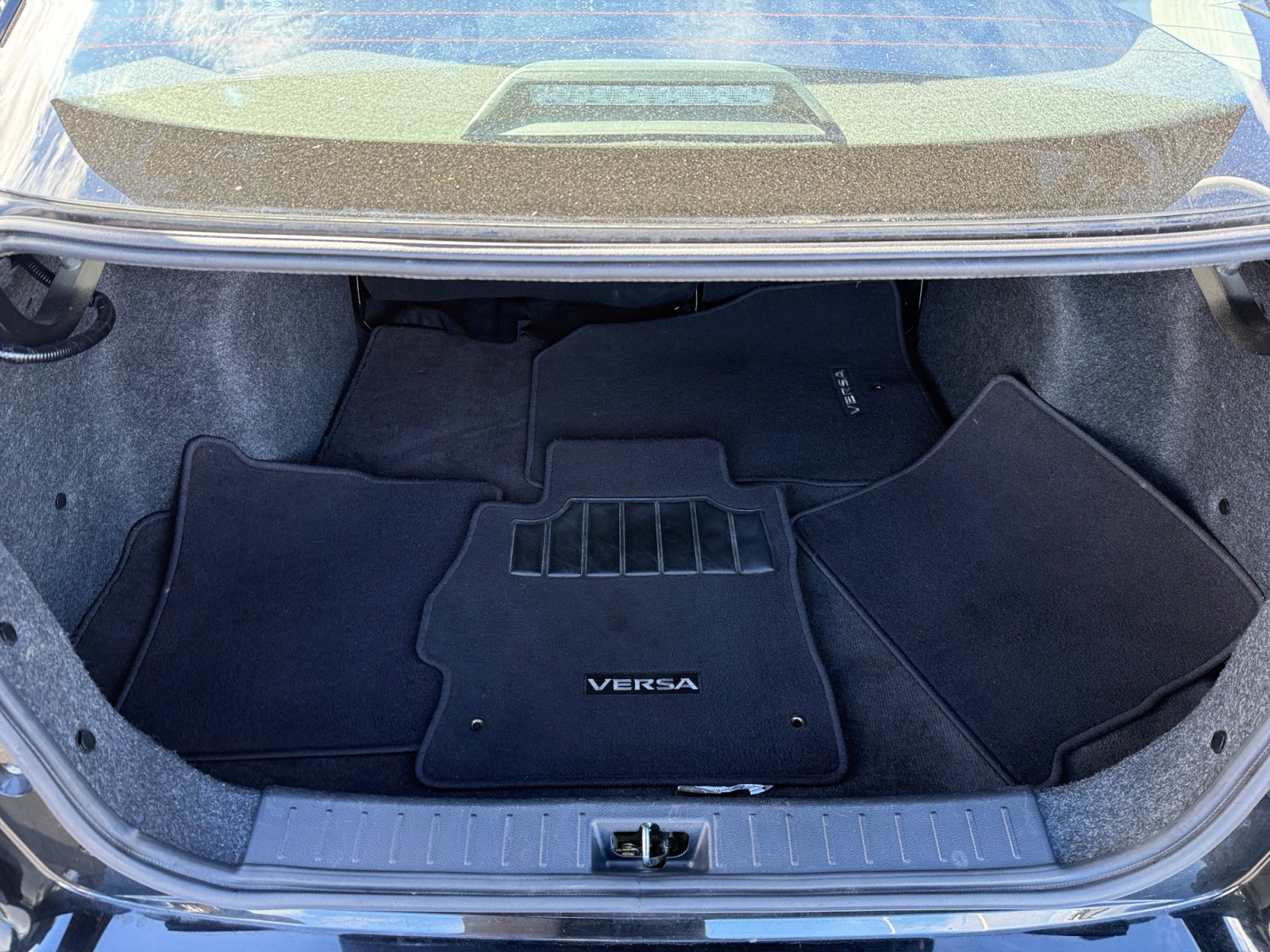 Used 2023 Nissan Versa SV FWD image 17