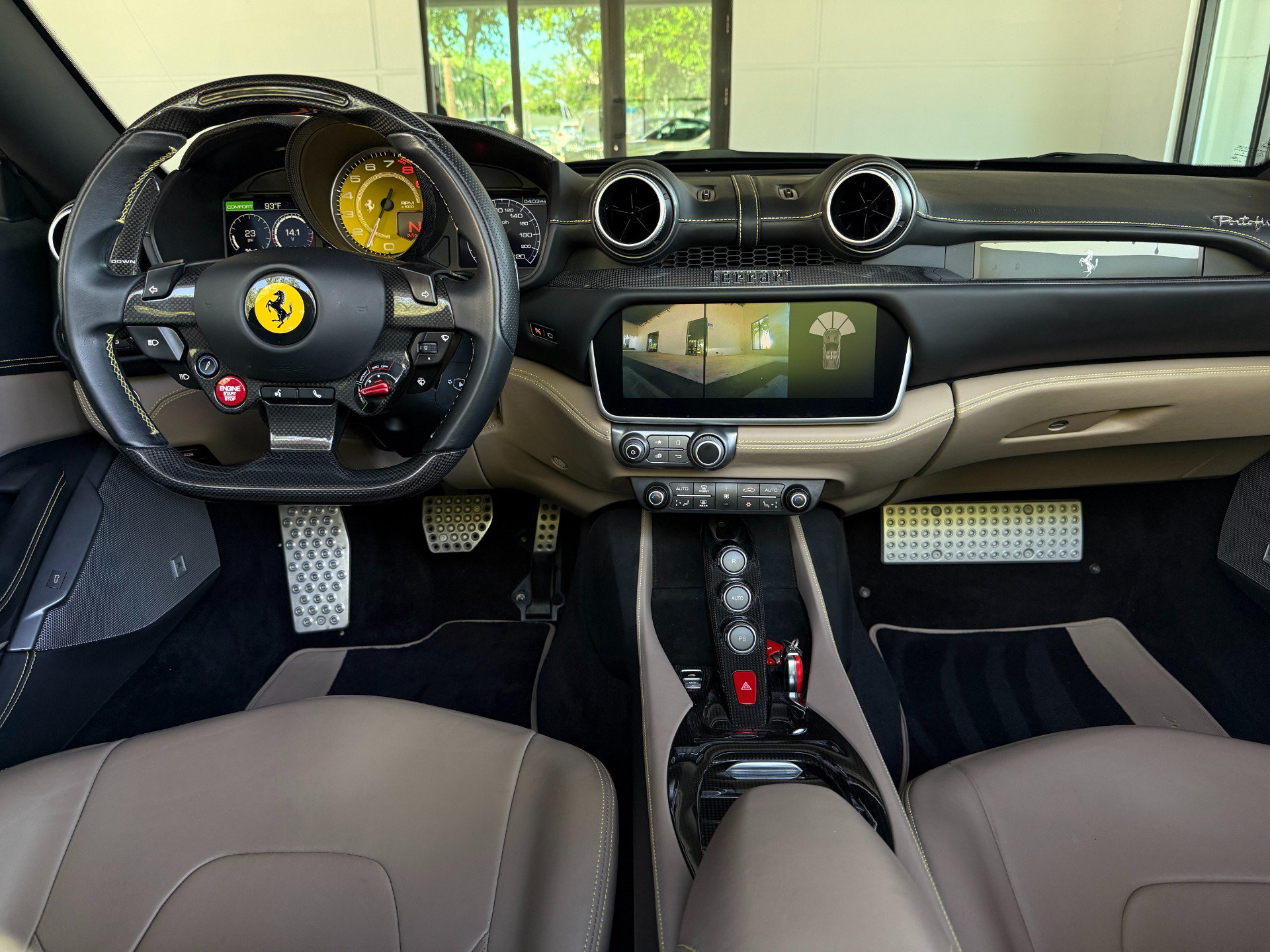 Used 2019 Ferrari Portofino RWD image 44