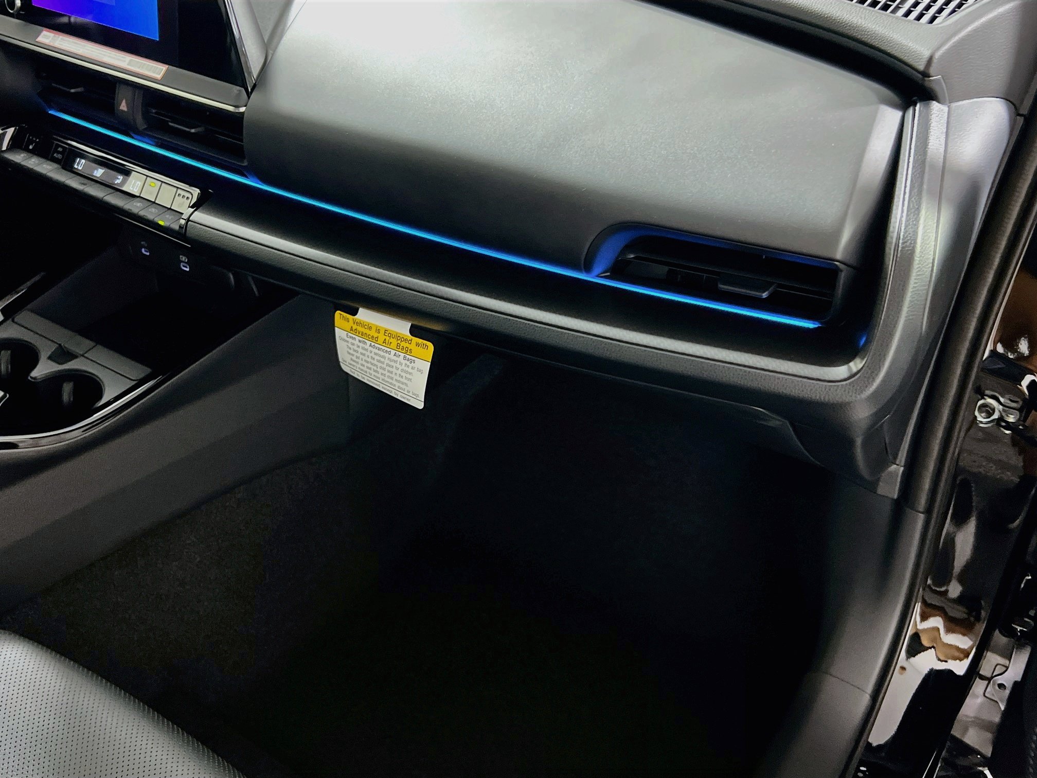 New 2027 Toyota Prius FWD image 33