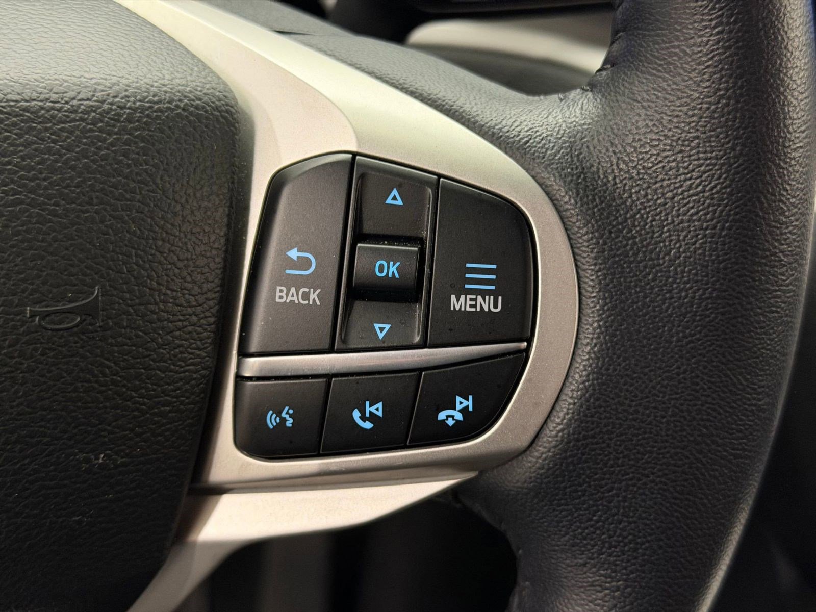 Used 2023 Ford Explorer XLT image 25