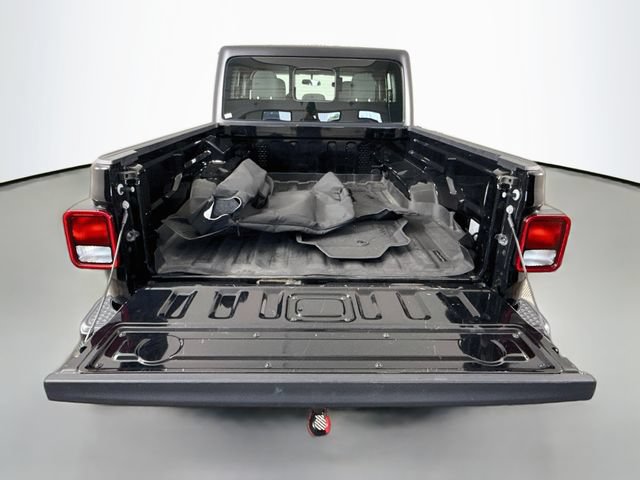 Used 2023 Jeep Gladiator Sport AWD/4WD image 23