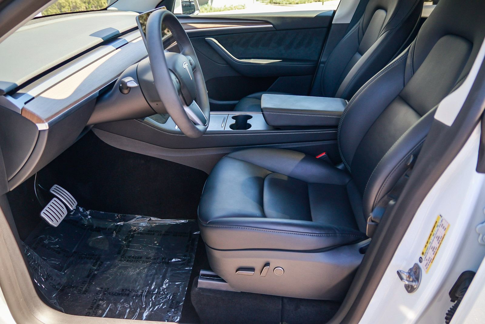 Used 2024 Tesla Model Y Performance image 19