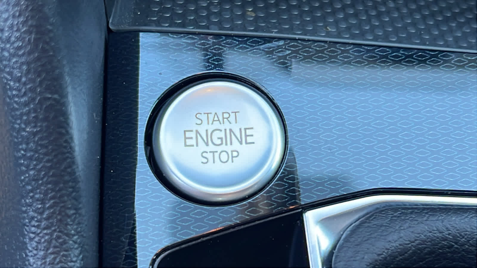 Used 2025 Volkswagen Taos S image 17