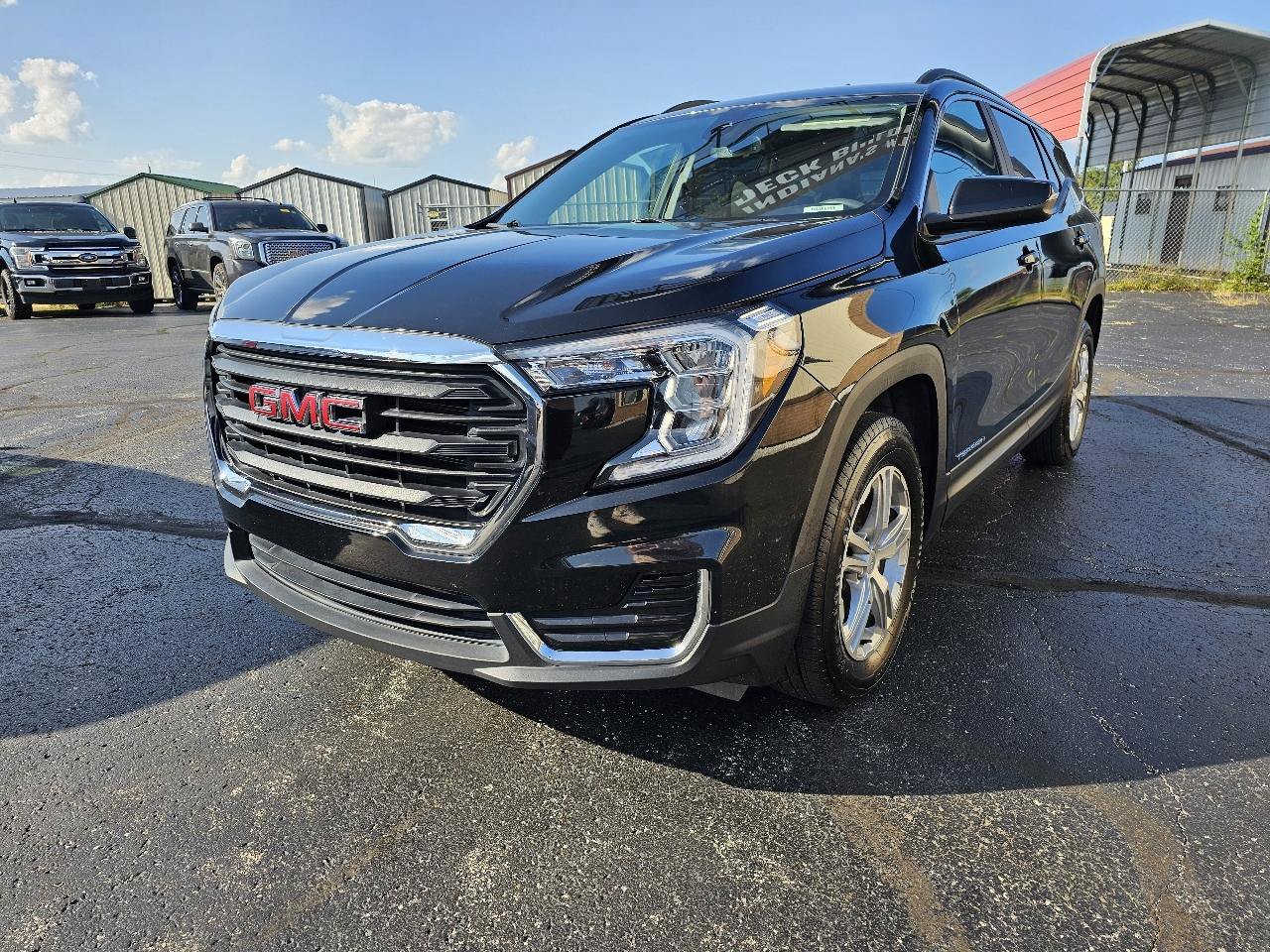 Used 2023 GMC Terrain SLE w/ Driver Convenience Package AWD/4WD image 2