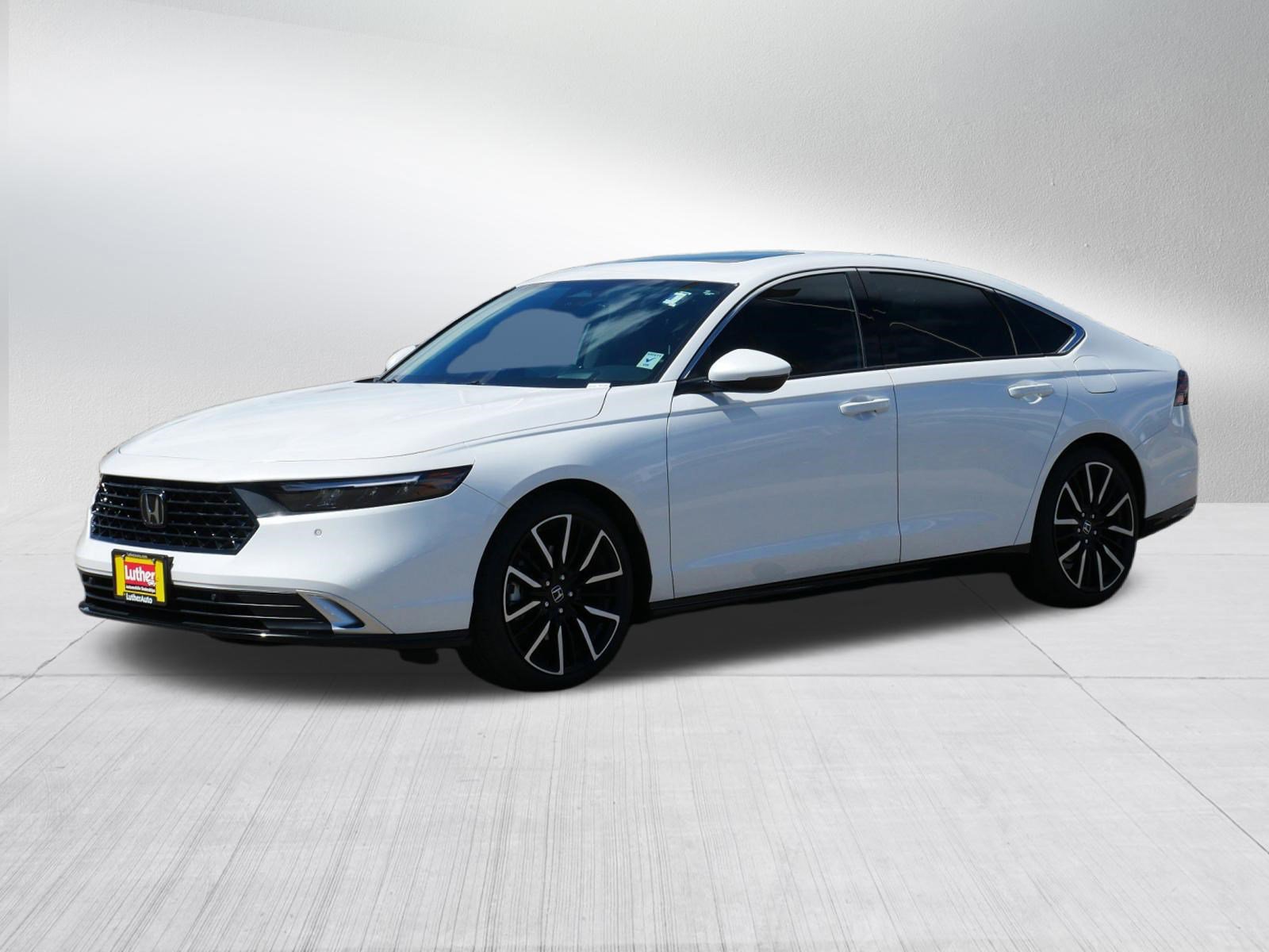 Used 2025 Honda Accord Touring image 3