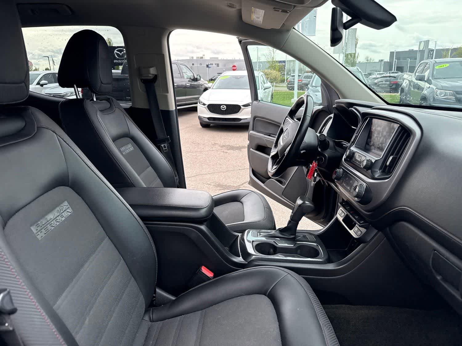 Used 2016 GMC Canyon SLE w/ All Terrain Package AWD/4WD image 27