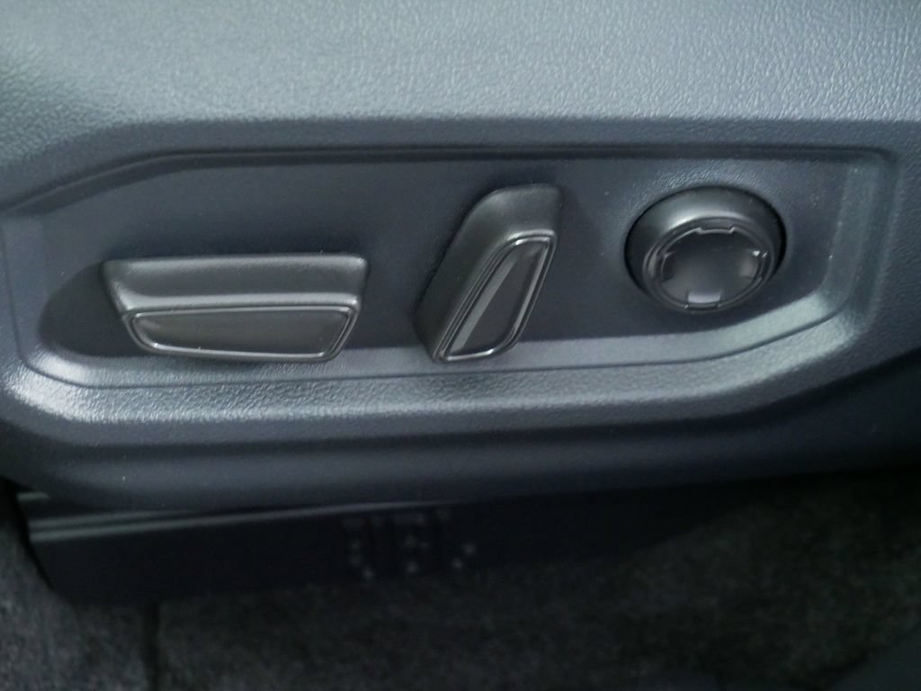 Used 2026 Toyota Sequoia Platinum AWD/4WD image 21