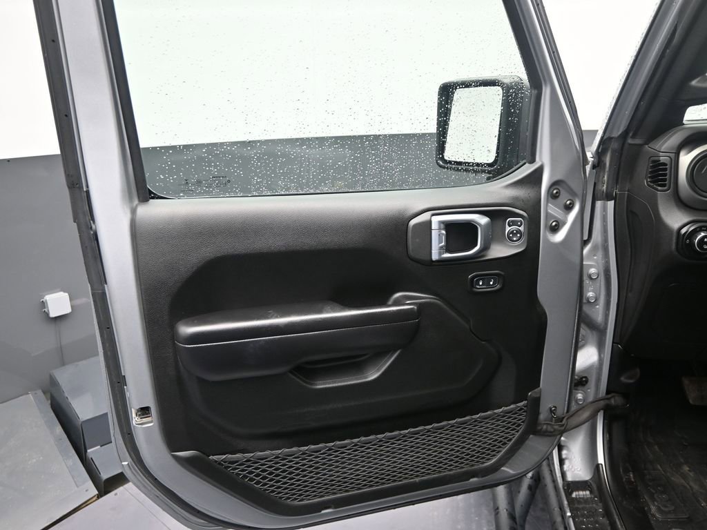 Used 2021 Jeep Gladiator Sport image 11