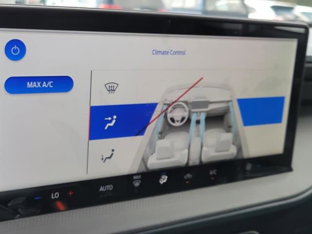 New 2025 Ford Maverick XL image 28