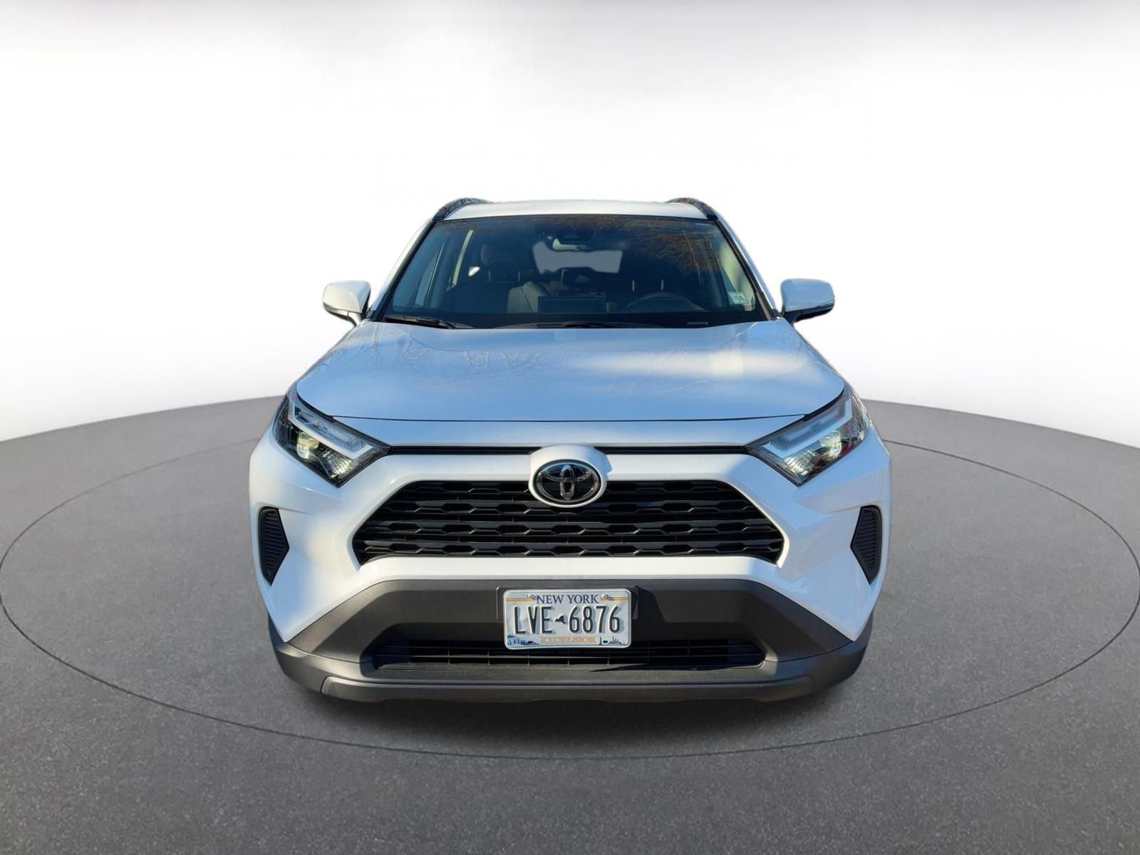 Used 2025 Toyota RAV4 XLE image 2