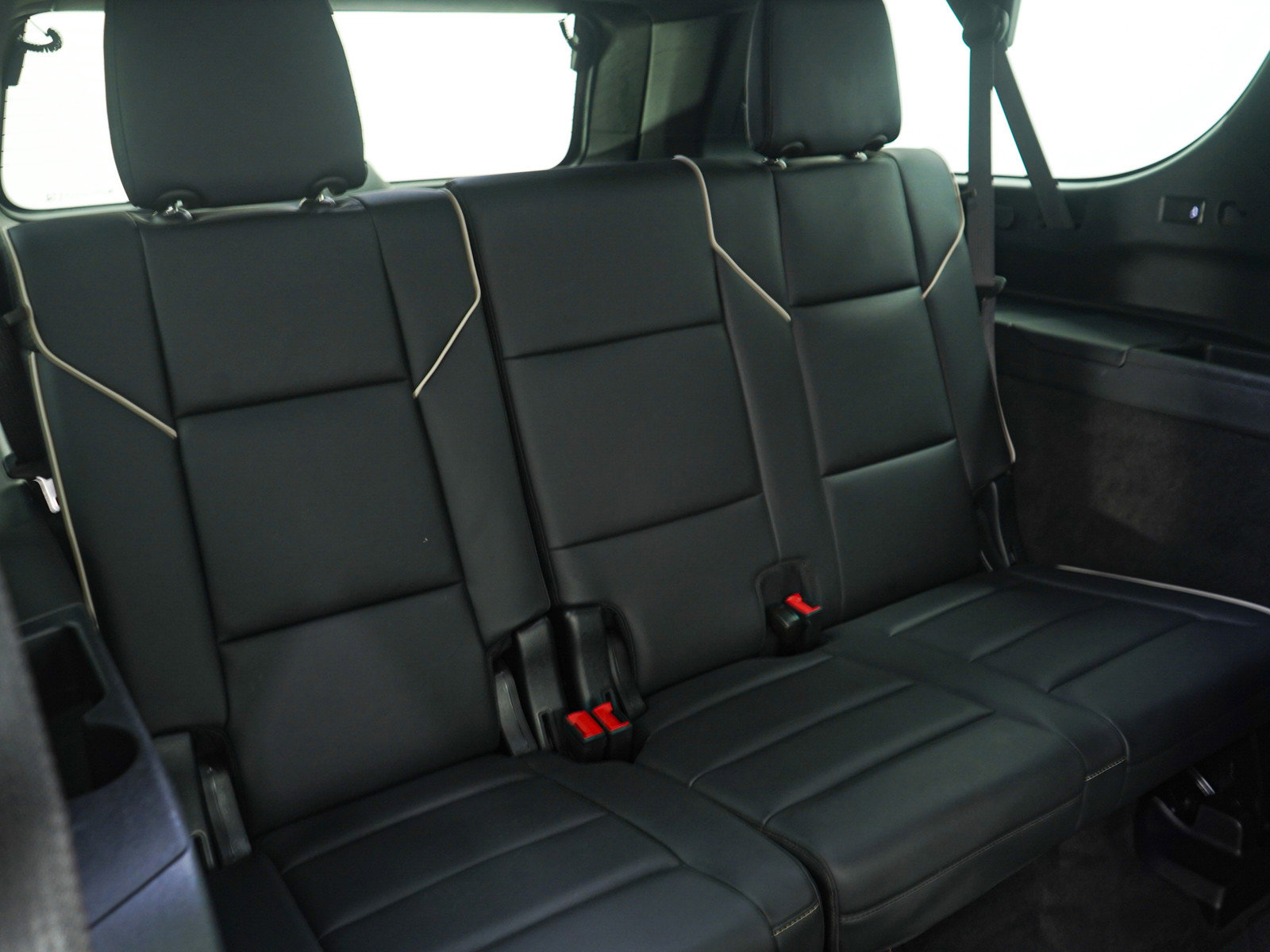 Used 2024 Cadillac Escalade ESV Premium Luxury image 16