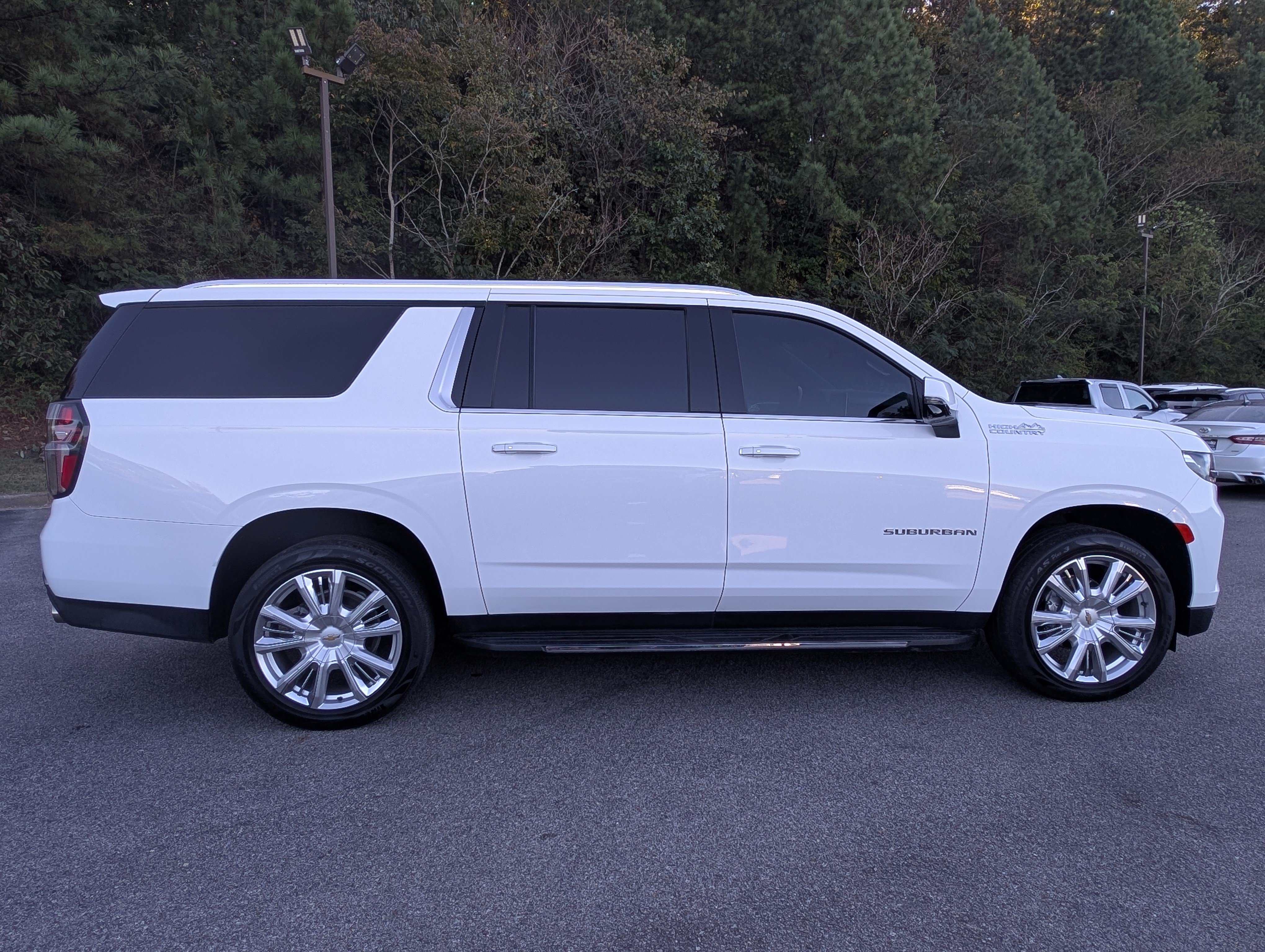 Used 2022 Chevrolet Suburban High Country w/ Max Trailering Package AWD/4WD image 10