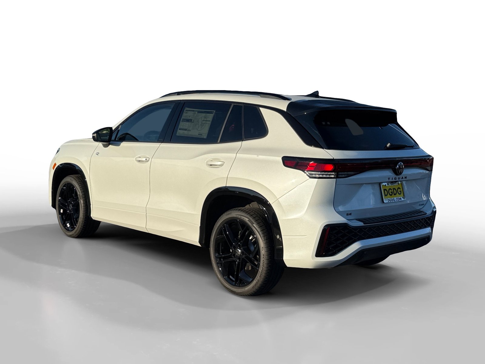 New 2026 Volkswagen Tiguan SE R-Line AWD/4WD image 3