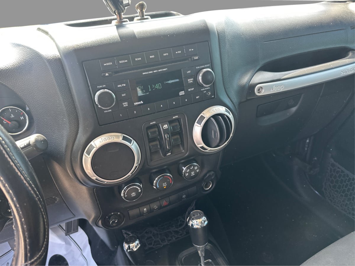 Used 2017 Jeep Wrangler Unlimited Sahara AWD/4WD image 33
