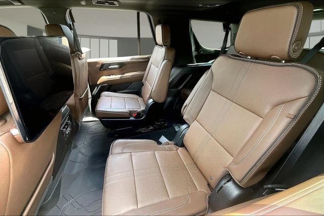 Used 2025 Chevrolet Tahoe High Country AWD/4WD image 21