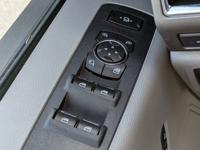 Used 2017 Ford F250 XLT w/ XLT Premium Package image 23