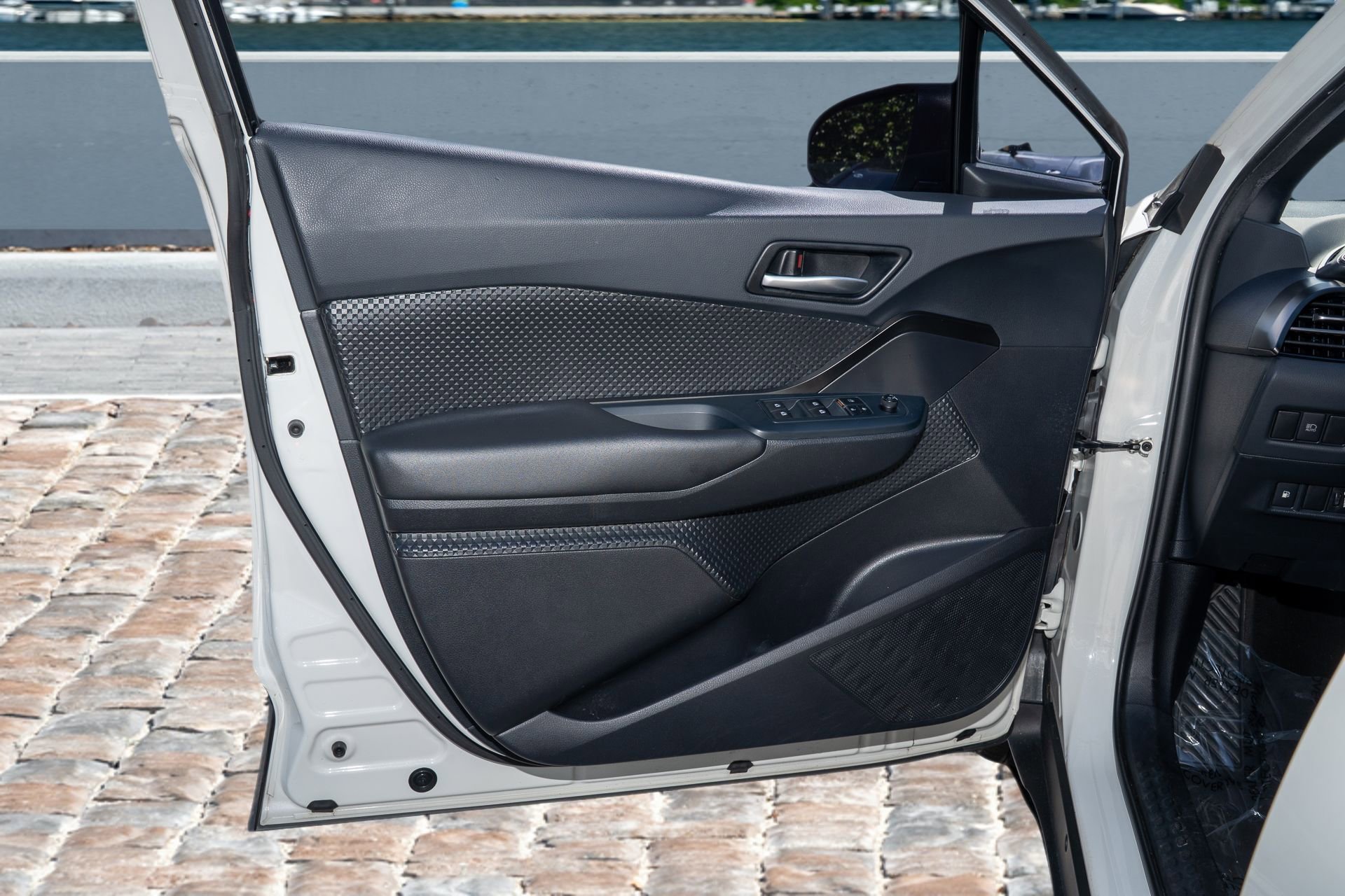 Used 2019 Toyota C-HR LE image 10