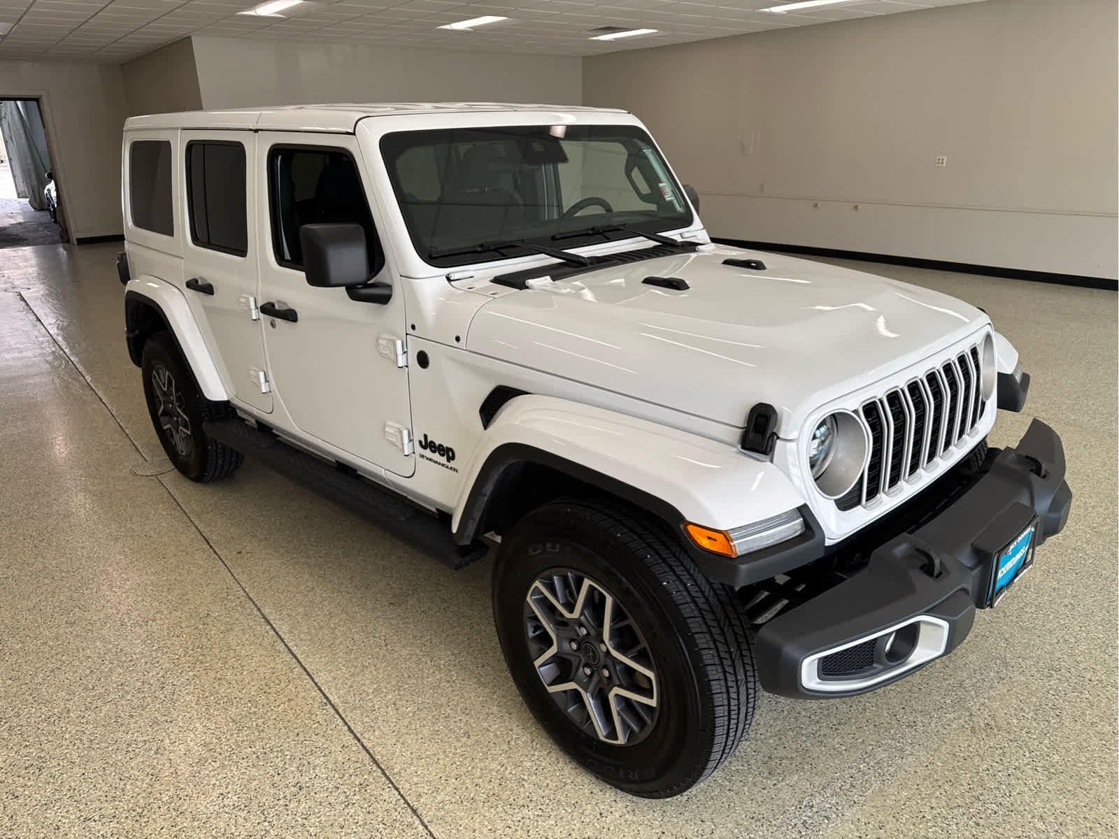 Used 2025 Jeep Wrangler Sahara image 5