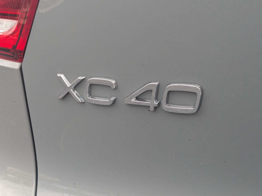 Used 2026 Volvo XC40 B5 Core w/ Climate Package AWD/4WD image 17