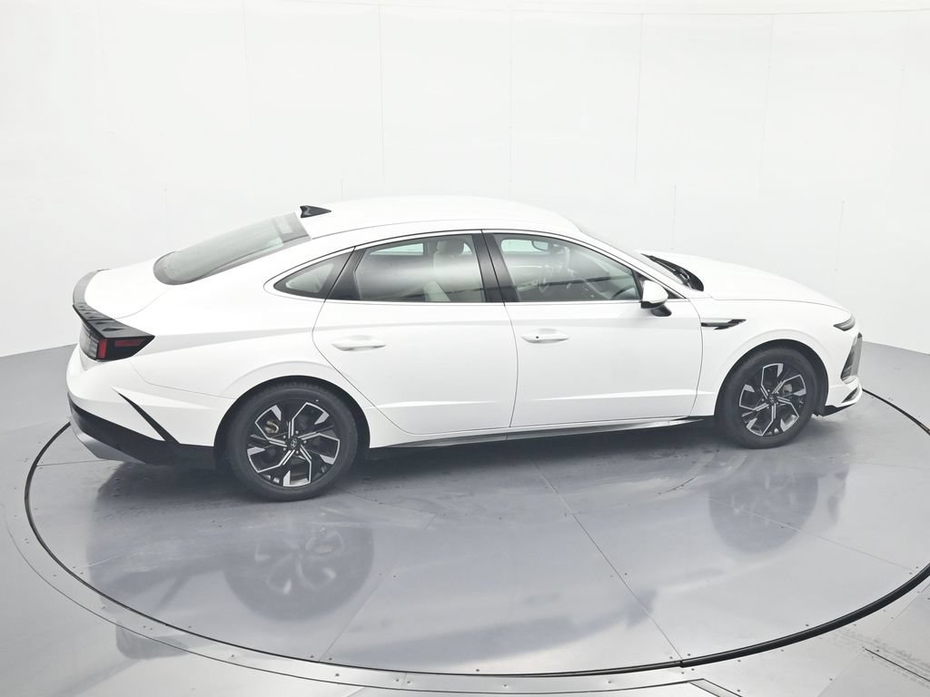 Used 2025 Hyundai Sonata SEL FWD image 32