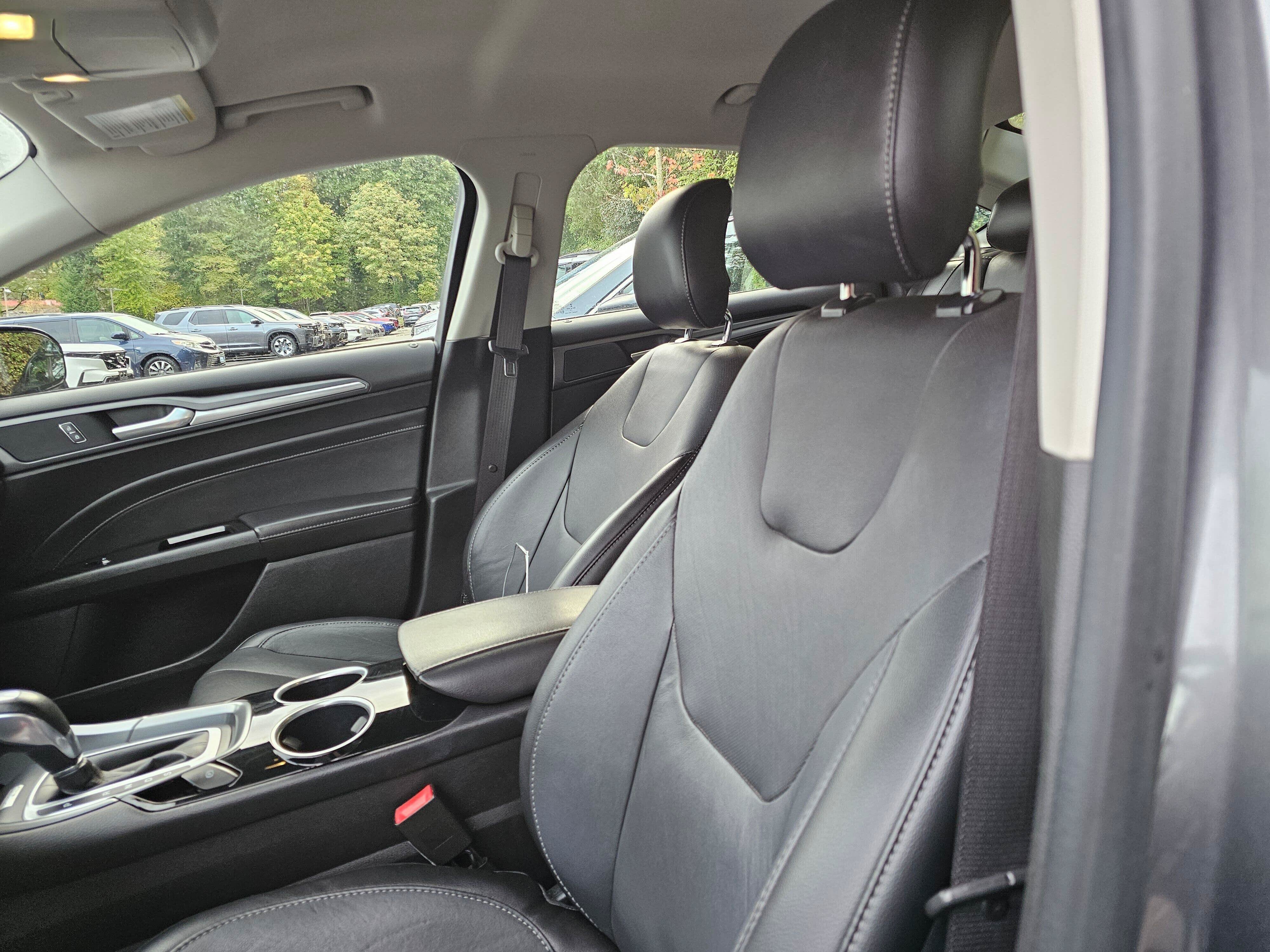 Used 2014 Ford Fusion Titanium FWD image 25