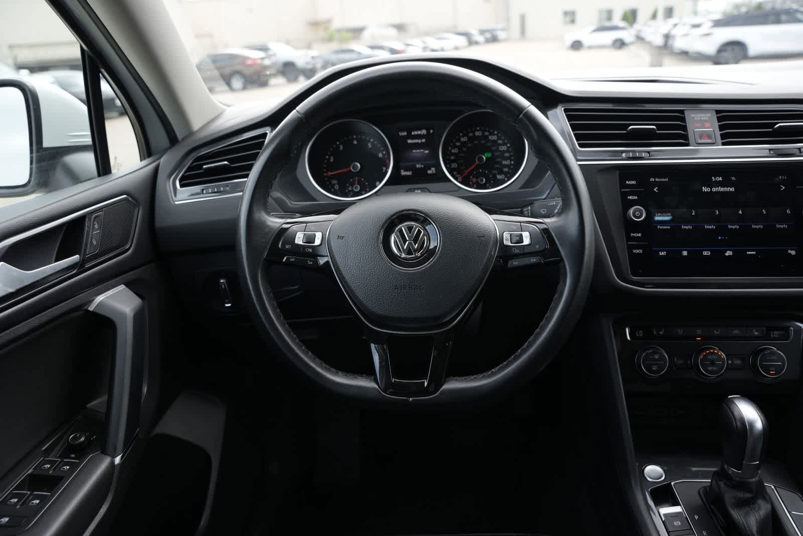 Used 2018 Volkswagen Tiguan SE w/ 3rd Row Seat Package AWD/4WD image 9
