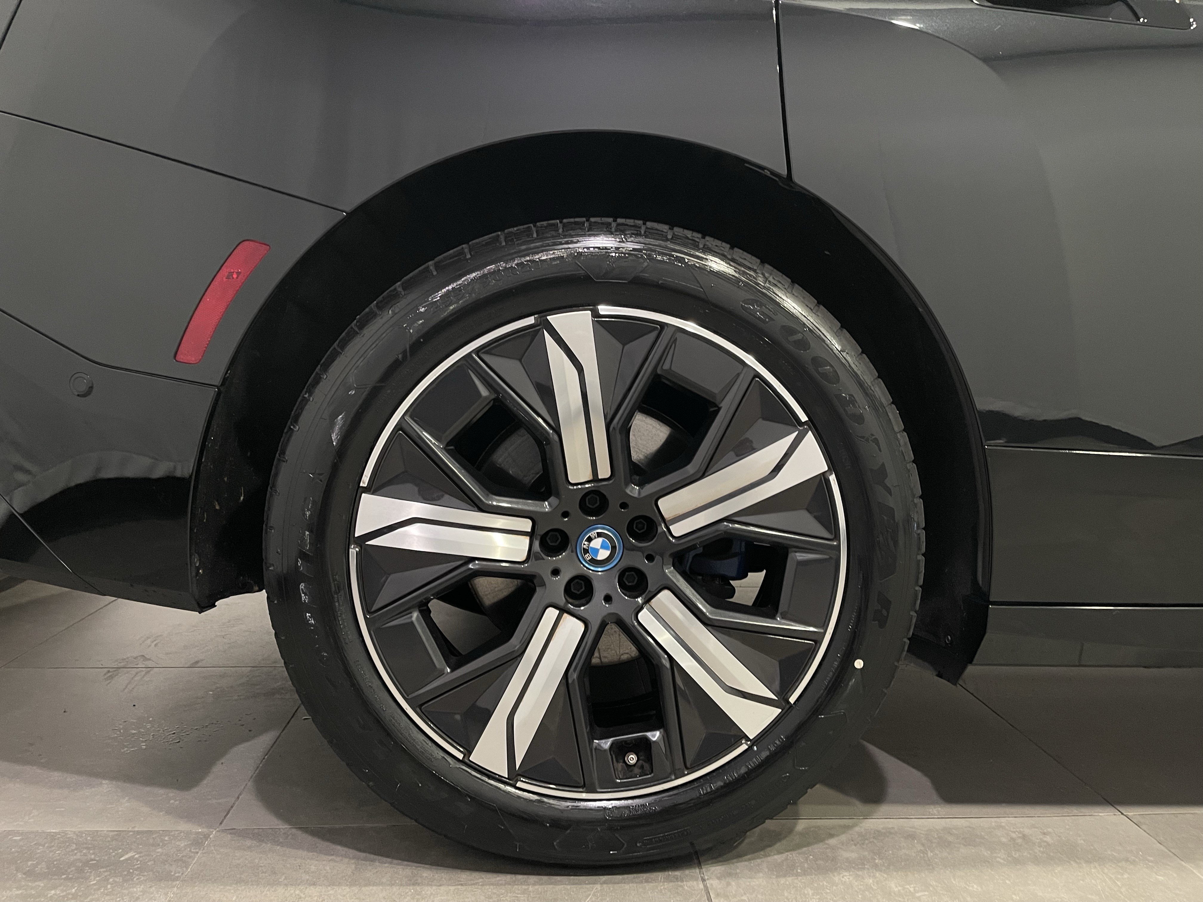 Certified 2024 BMW iX xDrive50 w/ Sport Package AWD/4WD image 9