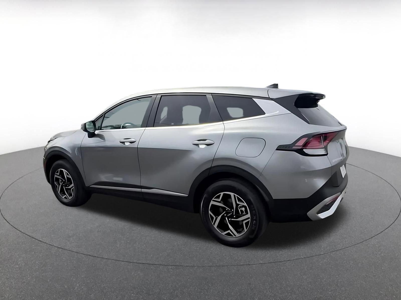 Used 2025 Kia Sportage LX image 10