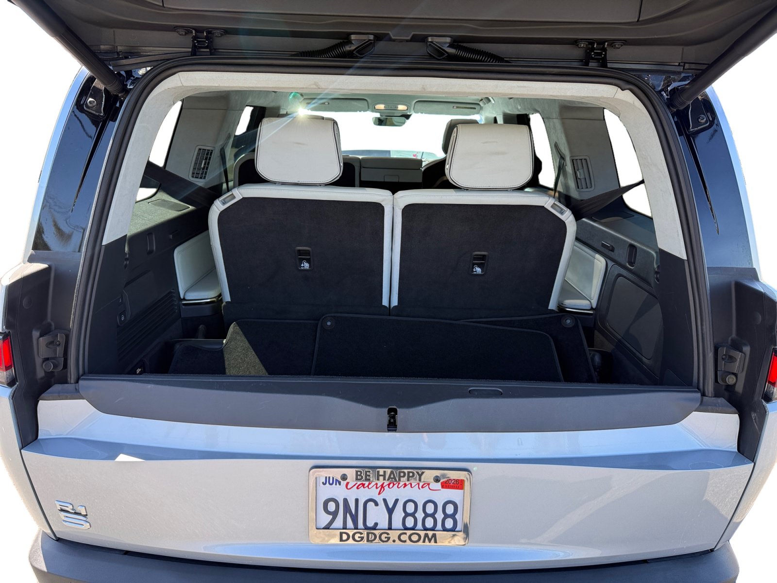 Used 2024 Rivian R1S Adventure Dual AWD/4WD image 17
