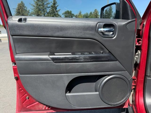 Used 2012 Jeep Patriot Latitude w/ Trailer Tow Prep Group AWD/4WD image 17