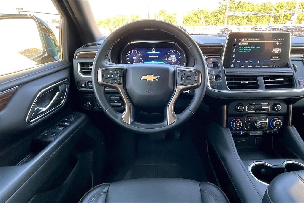 Used 2024 Chevrolet Suburban High Country RWD image 8