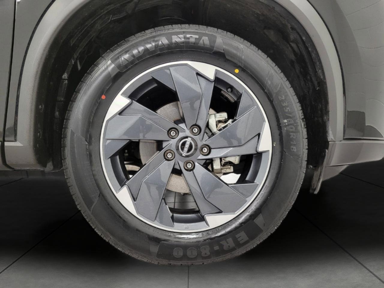 Used 2025 Nissan Rogue SV AWD/4WD image 4