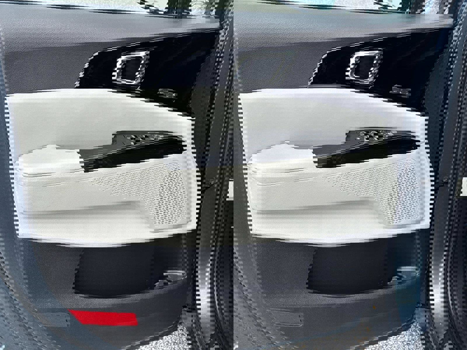 Used 2023 Kia Carnival SX image 19