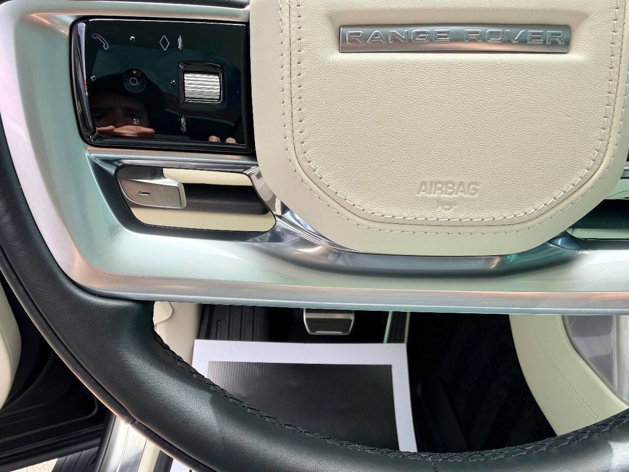 Used 2022 Land Rover Range Rover Long Wheelbase SE image 20