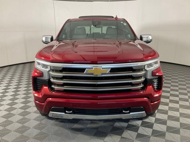 Used 2022 Chevrolet Silverado 1500 High Country w/ High Country Premium Package AWD/4WD image 2