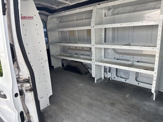 Used 2018 Ford Transit 250 148 Medium Roof RWD image 4
