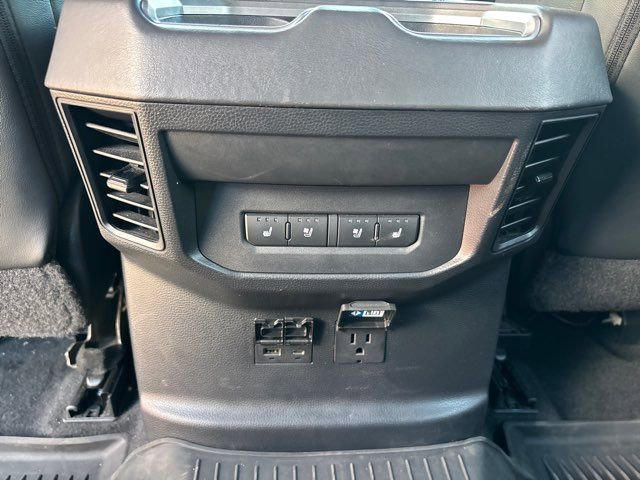 Used 2022 Toyota Tundra Platinum image 16