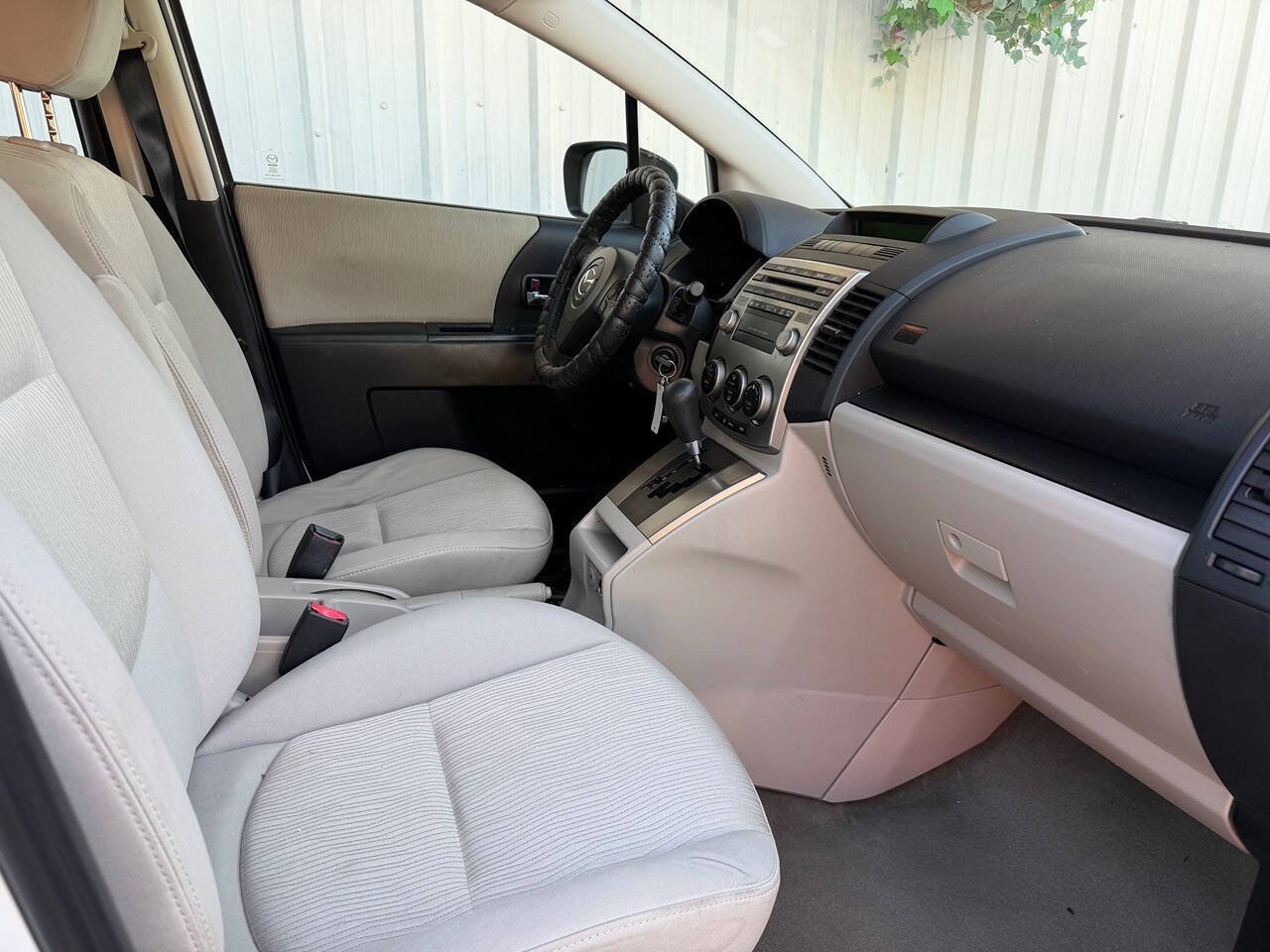 Used 2009 MAZDA MAZDA5 Sport FWD image 15