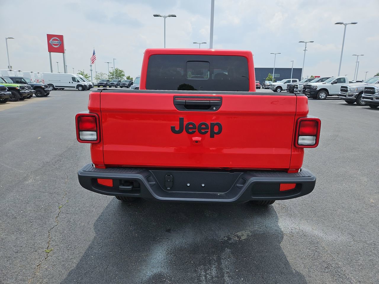 New 2025 Jeep Gladiator Sport image 6