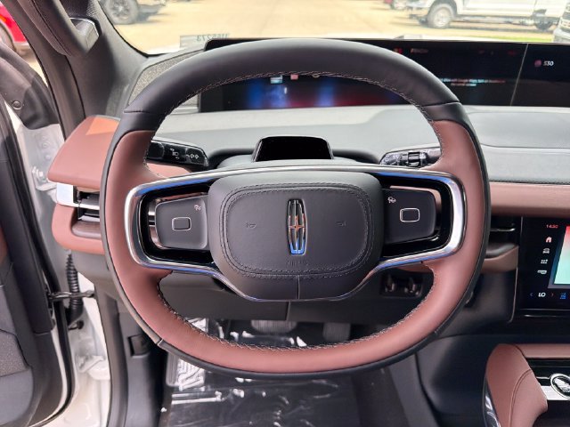 New 2026 Lincoln Navigator L Reserve AWD/4WD image 26