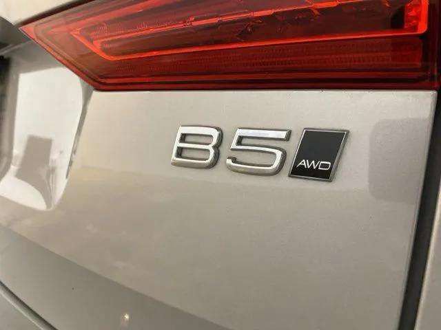 Used 2025 Volvo XC60 B5 Core AWD/4WD image 96